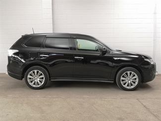 2014 Mitsubishi Outlander - Thumbnail