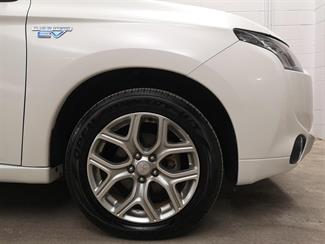 2014 Mitsubishi Outlander - Thumbnail