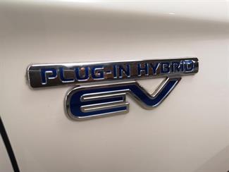 2014 Mitsubishi Outlander - Thumbnail