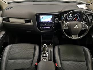 2014 Mitsubishi Outlander - Thumbnail