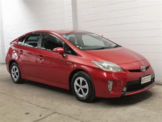 2014 Toyota Prius - Thumbnail