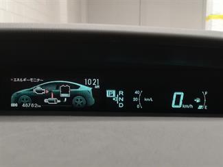 2014 Toyota Prius - Thumbnail