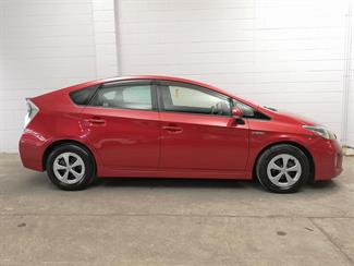 2014 Toyota Prius - Thumbnail