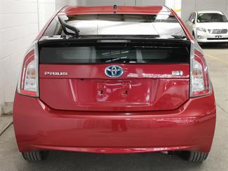 2014 Toyota Prius - Thumbnail