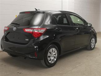 2017 Toyota Vitz - Thumbnail