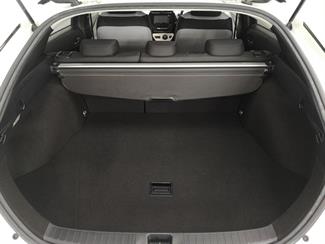 2016 Toyota Prius - Thumbnail