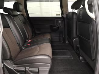 2013 Nissan Elgrand - Thumbnail