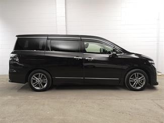 2013 Nissan Elgrand - Thumbnail
