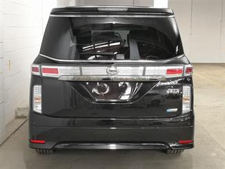 2013 Nissan Elgrand - Thumbnail
