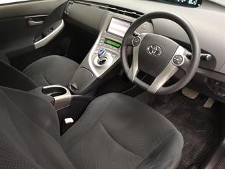 2013 Toyota Prius - Thumbnail