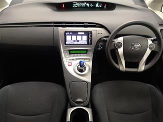 2013 Toyota Prius - Thumbnail