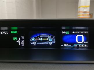 2017 Toyota Prius - Thumbnail