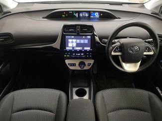 2017 Toyota Prius - Thumbnail