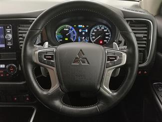 2018 Mitsubishi Outlander - Thumbnail