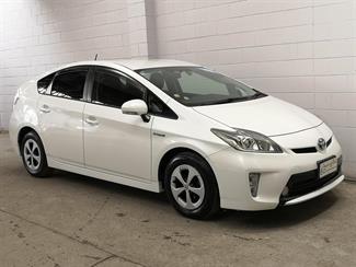 2013 Toyota Prius - Thumbnail