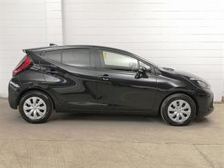 2022 Toyota Aqua - Thumbnail