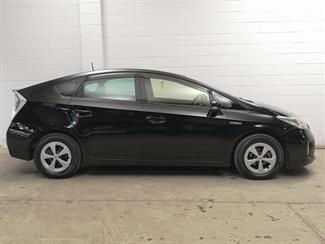 2012 Toyota Prius - Thumbnail