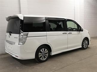 2013 Honda Stepwagon - Thumbnail