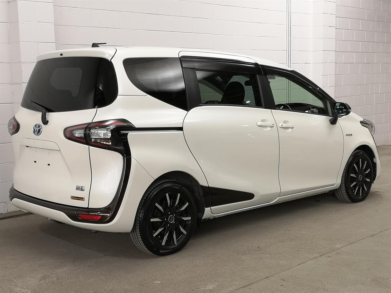 2017 Toyota Sienta