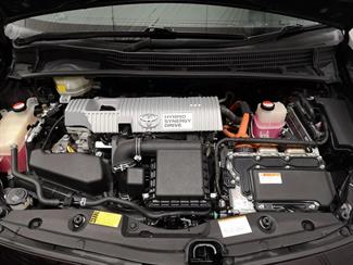 2015 Toyota Prius - Thumbnail