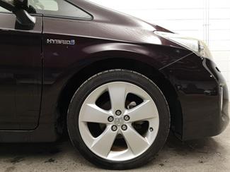 2015 Toyota Prius - Thumbnail