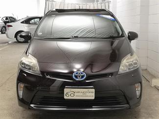 2015 Toyota Prius - Thumbnail