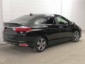 2015 Honda Grace - Thumbnail