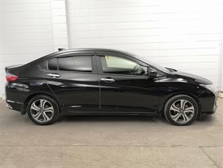 2015 Honda Grace - Thumbnail