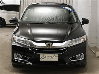 2015 Honda Grace - Thumbnail