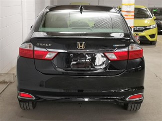 2015 Honda Grace - Thumbnail