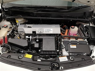 2015 Toyota Prius - Thumbnail
