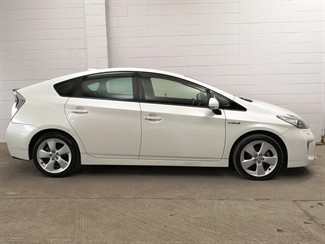 2015 Toyota Prius - Thumbnail