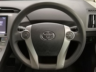2015 Toyota Prius - Thumbnail