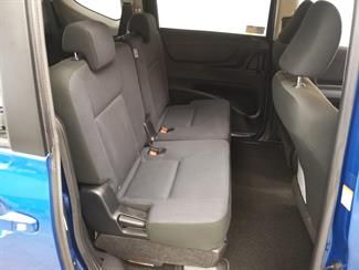 2016 Toyota Sienta - Thumbnail