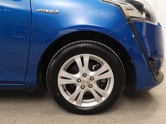 2016 Toyota Sienta - Thumbnail