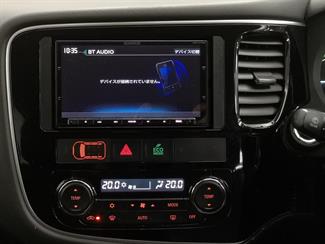 2014 Mitsubishi Outlander - Thumbnail