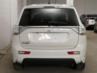 2014 Mitsubishi Outlander - Thumbnail