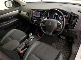 2014 Mitsubishi Outlander - Thumbnail