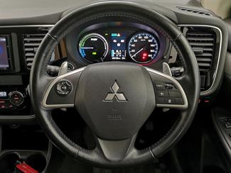 2014 Mitsubishi Outlander - Thumbnail