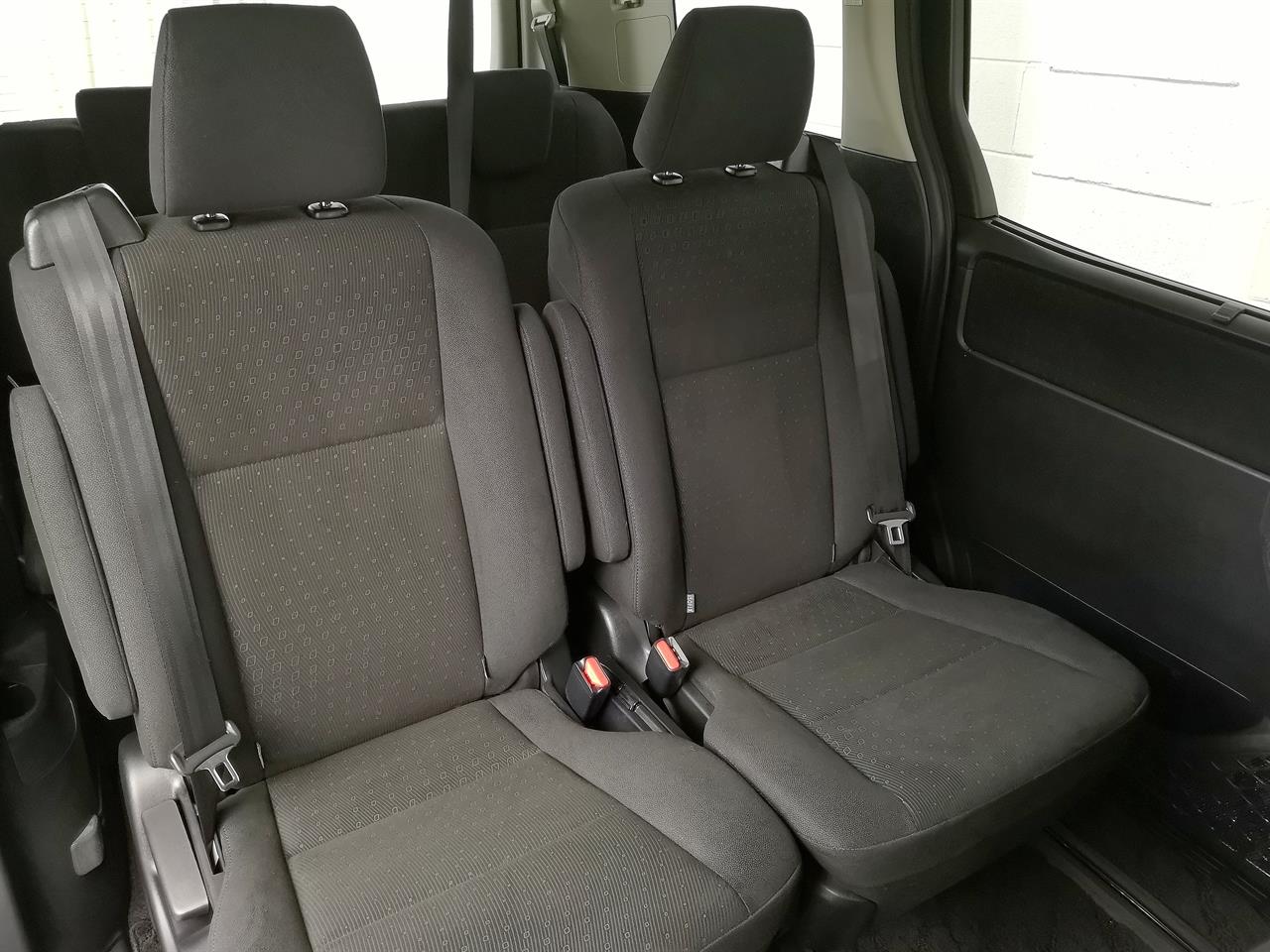 2014 Toyota Voxy