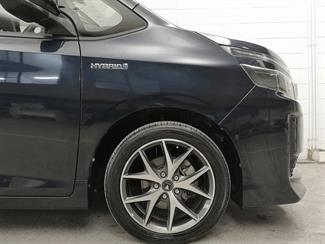 2014 Toyota Voxy - Thumbnail