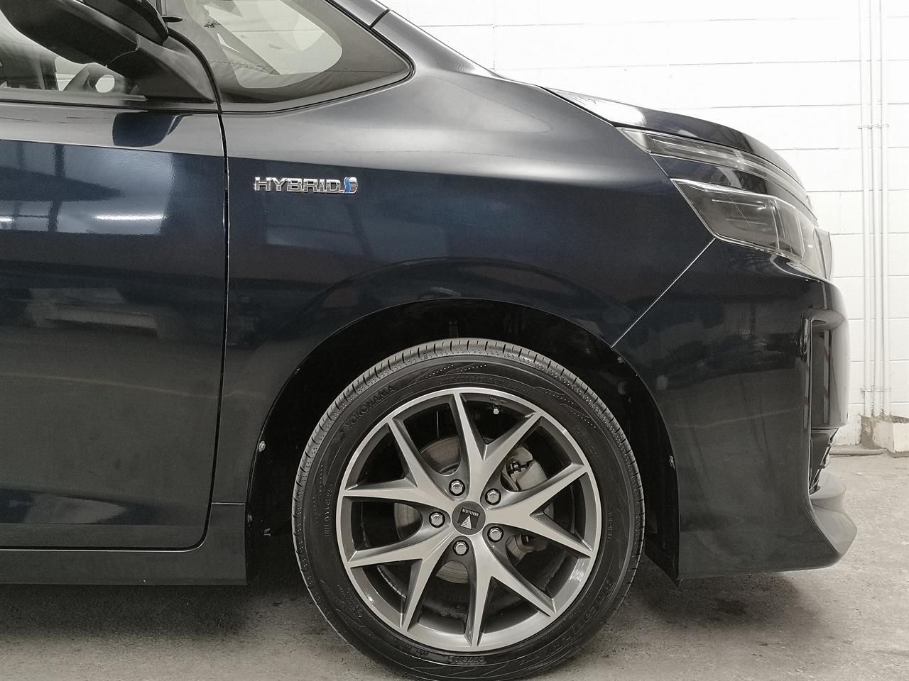2014 Toyota Voxy