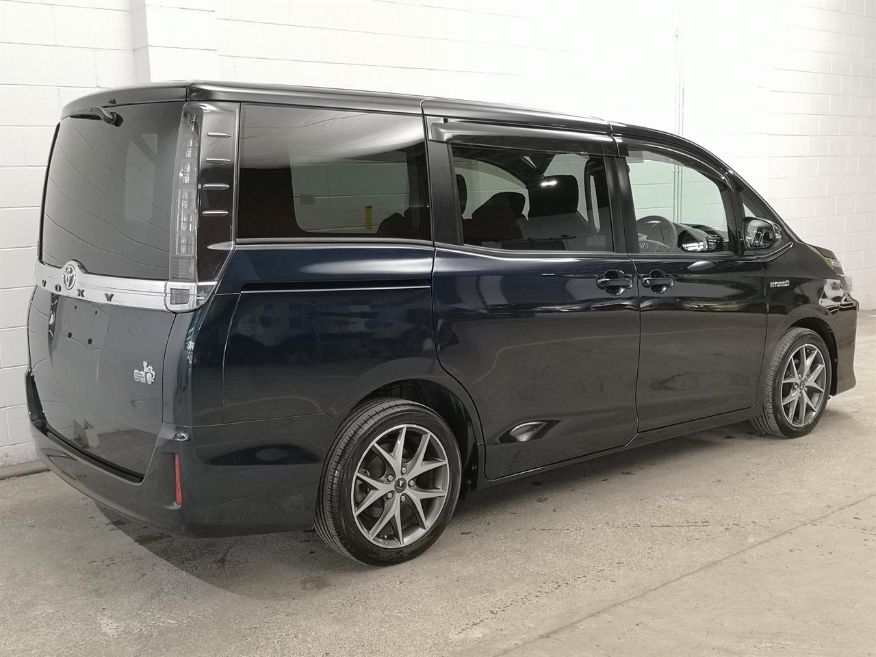 2014 Toyota Voxy