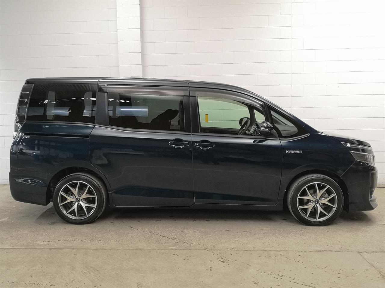 2014 Toyota Voxy