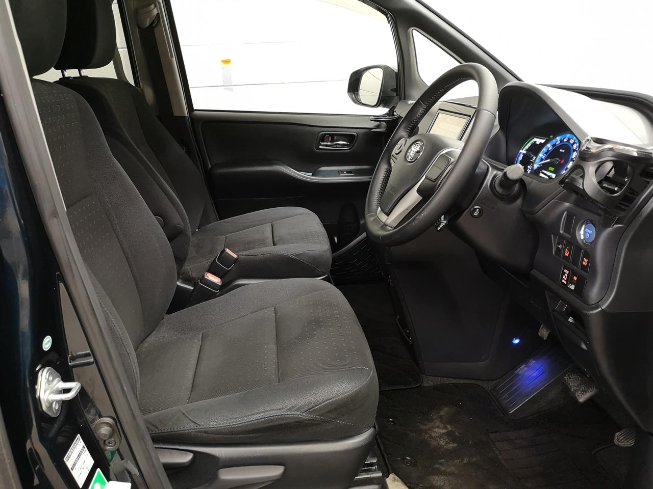 2014 Toyota Voxy