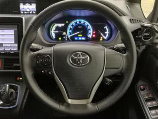 2014 Toyota Voxy - Thumbnail