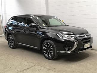 2015 Mitsubishi Outlander - Thumbnail