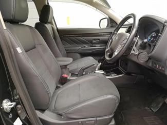 2015 Mitsubishi Outlander - Thumbnail