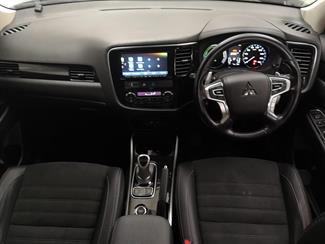 2015 Mitsubishi Outlander - Thumbnail