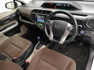 2014 Toyota Aqua - Thumbnail